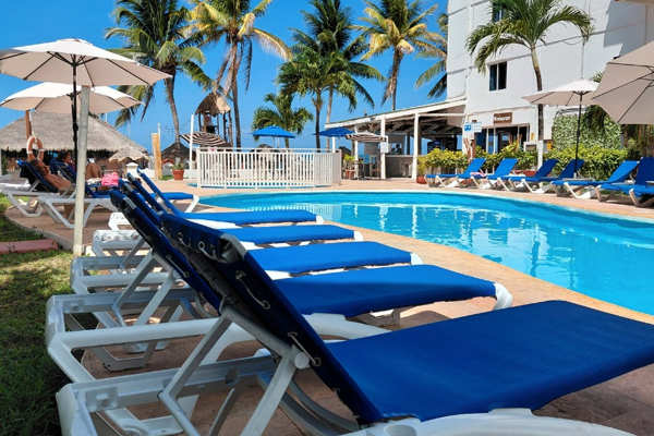 Alberca del Hotel Imperial Las Perlas Cancún